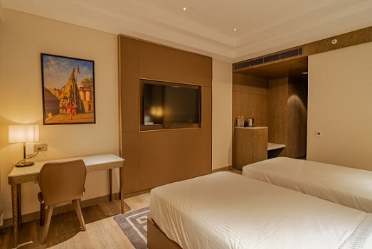 Hotel AKS Palace Varanasi deluxe room